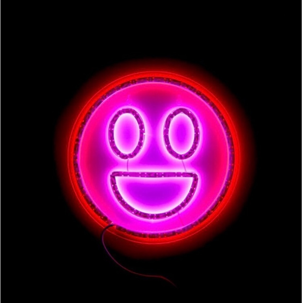 NWB FOREVER 21 happy face neon light
